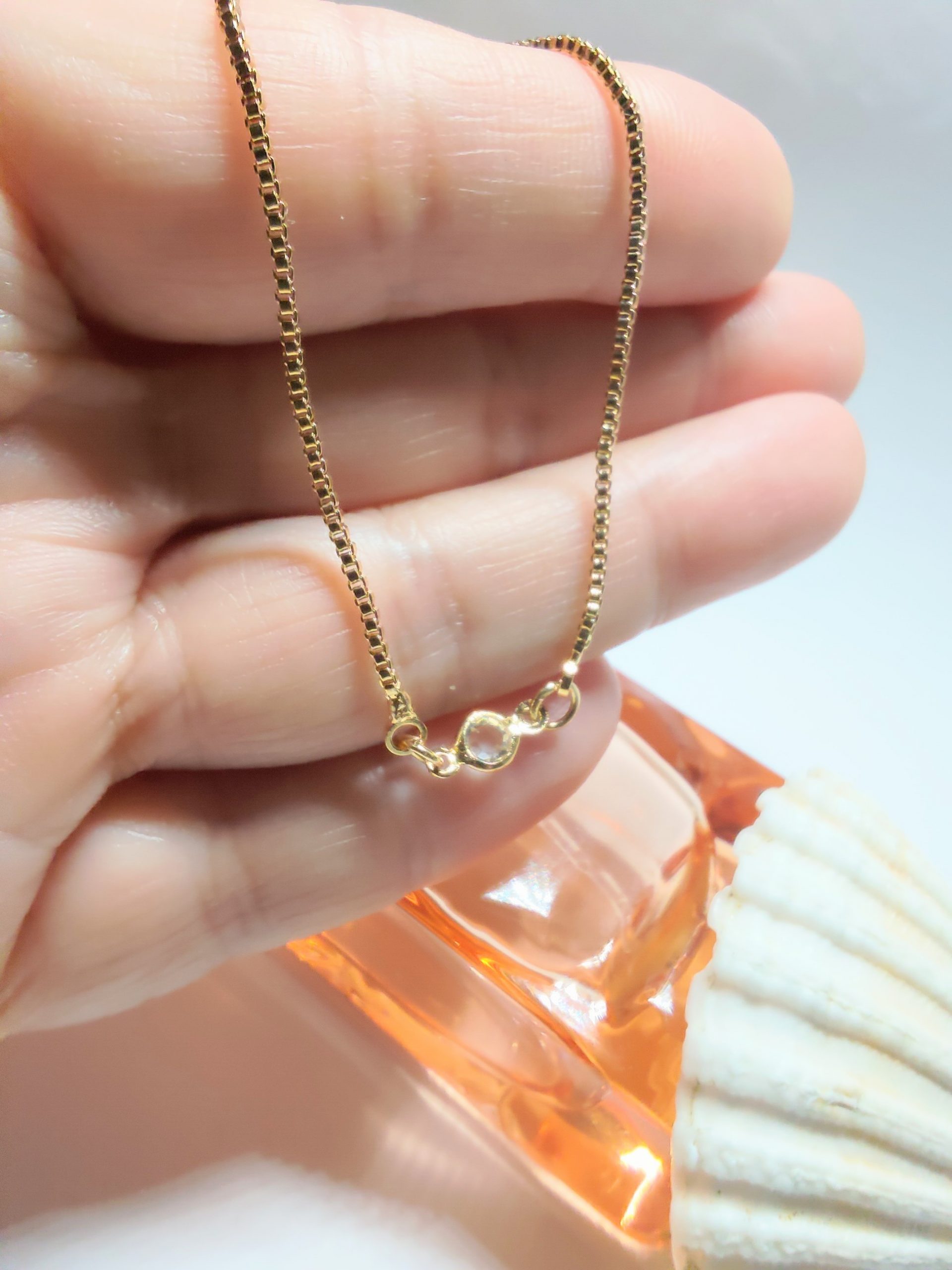 Arya - Delicate Gold Box Chain Bracelet with Glass Bead – Adjustable 17.5+5cm Lightweight Minimalist Jewellery - Image 2